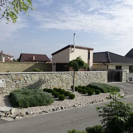 Tiny House With Private Pool Apartman