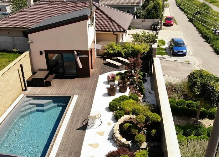 Tiny House With Private Pool Janosikova