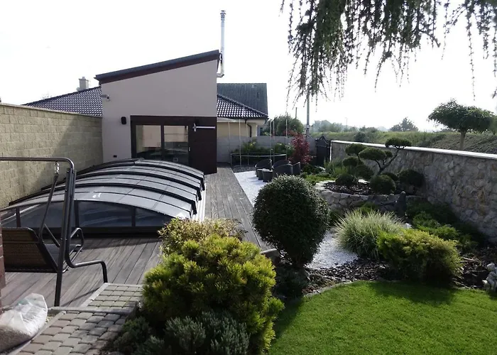 Tiny House With Private Pool Lägenhet Janosikova